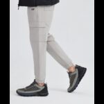 ⁦Skechers Men's Max Protect - Liberated Shoes - حذاء سكيتشرز ماكس بروتكت للرجال لون أسود وزيتي⁩ - الصورة ⁦11⁩