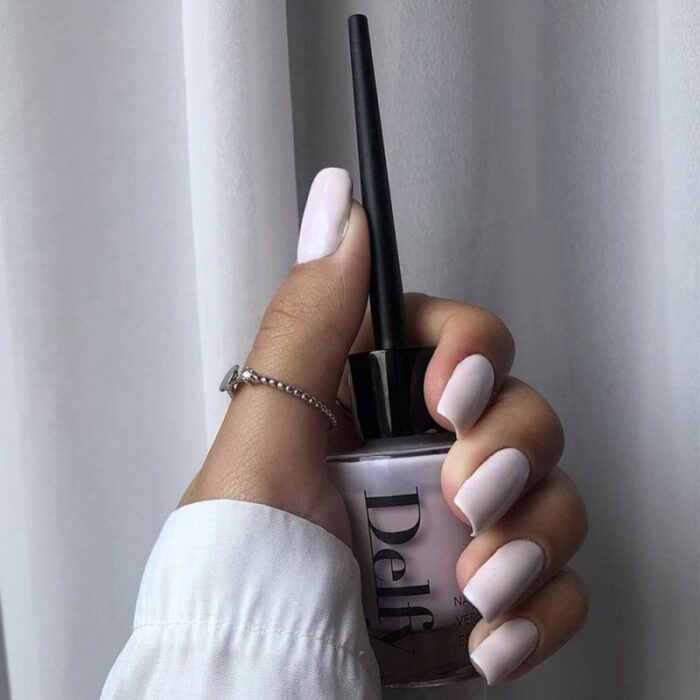 ⁦طلاء اظافر (مناكير) من ديلفي درجة 1022A حجم 15مل - Delfy Nail Polish 1022A 15ML⁩ - الصورة ⁦3⁩