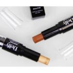 ⁦هايلايتر و كنتور ستك من دلفي الدرجه 5 والحجم 2 ملdelfy ligth&contour dou stick 5 2ml⁩ - الصورة ⁦5⁩