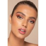 ⁦Delfy 3D Volume Lip Gloss Lily (Beige) 7 ML-مع محدد ومرطب شفاف لب جلوس لامع من ديلفي⁩ - الصورة ⁦3⁩