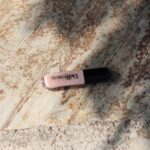 ⁦Delfy 3D Volume Lip Gloss Lily (Beige) 7 ML-مع محدد ومرطب شفاف لب جلوس لامع من ديلفي⁩ - الصورة ⁦4⁩