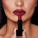 ⁦Delfy Velvetly Matt Lipstick - Marsala 4 G- احمر شفاه كريمي من ديلفي حجم 4 غم⁩ - الصورة ⁦6⁩