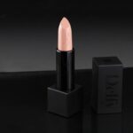 ⁦delfy lip stick matt mocca(مات )احمر شفاه مخملي مطفي 4غرام⁩ - الصورة ⁦5⁩