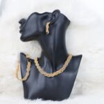 ⁦طقم اكسسوارات 3 قطع بلدي مجدل لون ذهبي⁩ - الصورة ⁦2⁩