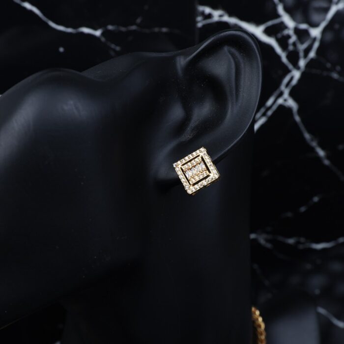 ⁦طقم اكسسوارات 4 قطع بتصميم جنزير وأحجار زركون لون ذهبي حجم 7⁩ - الصورة ⁦2⁩