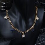 ⁦طقم اكسسوارات سلسال مع سوار لون ذهبي بأحجار أبيض وأزرق⁩ - الصورة ⁦5⁩