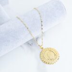 ⁦سلسال ذهبي بتصميم اونصة دائرية مجدل⁩ - الصورة ⁦2⁩