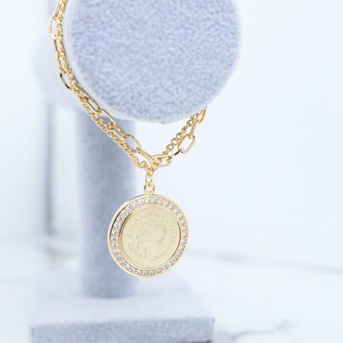 ⁦سوار ذهبي بتصميم ليرة مع زركون أبيض⁩ - الصورة ⁦2⁩