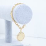 ⁦سوار ذهبي بتصميم ليرة مع زركون أبيض⁩ - الصورة ⁦3⁩