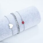 طقم 3 أساور فضي و أبيض بأشكال مختلفة