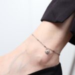 ⁦خلخال فضي بتصميم قفل على شكل قلب⁩ - الصورة ⁦2⁩