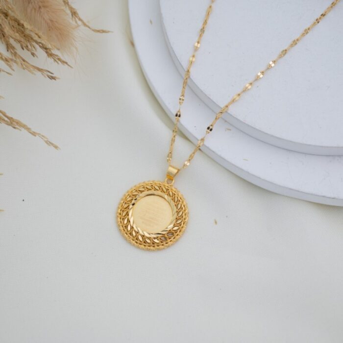 10336328_67dc578180bdd سلسال ذهبي بتصميم آية الكرسي على شكل دائري - الصورة 1