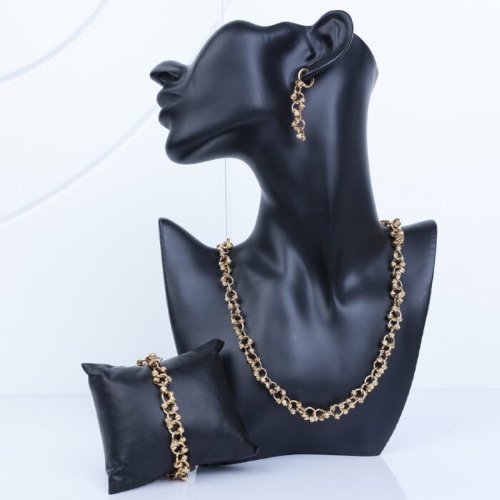 10336334_67dc578a407c5 طقم اكسسوارات 3 قطع لون ذهبي بتصميم حلقات - الصورة 1