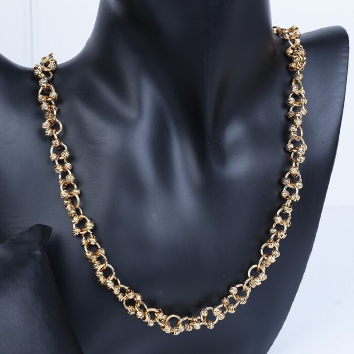 ⁦طقم اكسسوارات 3 قطع لون ذهبي بتصميم حلقات⁩ - الصورة ⁦4⁩