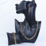 ⁦طقم اكسسوارات 3 قطع لون ذهبي بتصميم حلقات⁩ - الصورة ⁦5⁩