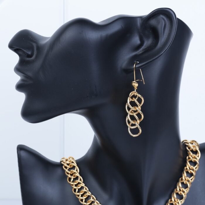 ⁦طقم اكسسورارت 4 قطع بتصميم جنزير وليرات لون ذهبي⁩ - الصورة ⁦8⁩