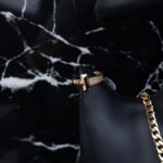 ⁦طقم اكسسوارات 4 قطع بتصميم دائري لون ذهبي حجم 10⁩ - الصورة ⁦5⁩