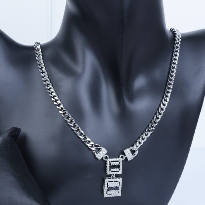 ⁦طقم اكسسوارات فضي 4 قطع بتصميم جنزير مع أحجار زركون حجم 7⁩ - الصورة ⁦3⁩