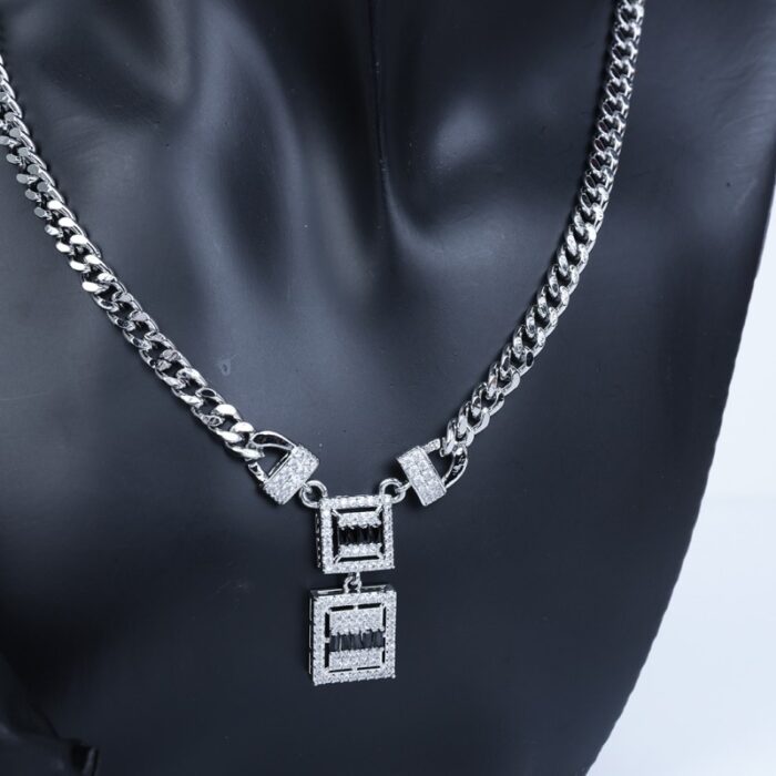 ⁦طقم اكسسوارات فضي 4 قطع بتصميم جنزير مع أحجار زركون حجم 7⁩ - الصورة ⁦5⁩