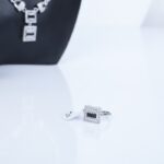 ⁦طقم اكسسوارات فضي 4 قطع بتصميم جنزير مع أحجار زركون حجم 7⁩ - الصورة ⁦6⁩