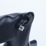 ⁦طقم اكسسوارات فضي 4 قطع بتصميم جنزير مع أحجار زركون حجم 8⁩ - الصورة ⁦4⁩