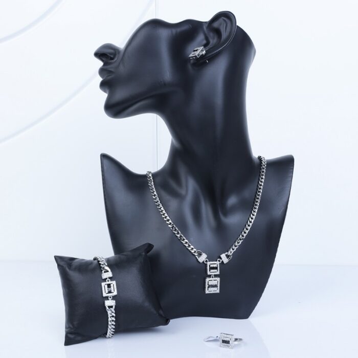 ⁦طقم اكسسوارات فضي 4 قطع بتصميم جنزير مع أحجار زركون حجم 8⁩ - الصورة ⁦7⁩