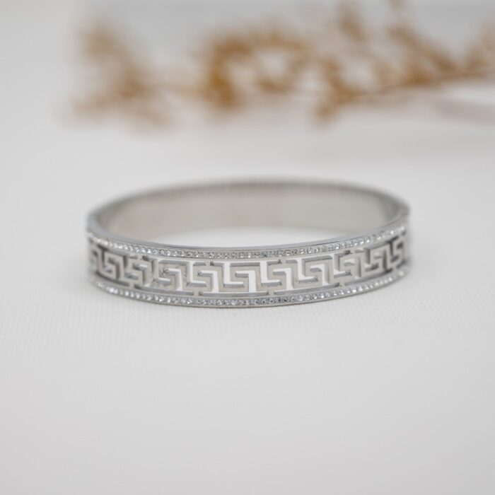 ⁦سوار فضي بتصميم فرزاتشي عريض⁩ - الصورة ⁦1⁩