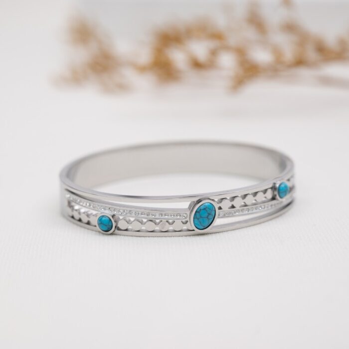 ⁦سوار فضي بتصميم أحجار لون أزرق وأبيض⁩ - الصورة ⁦1⁩