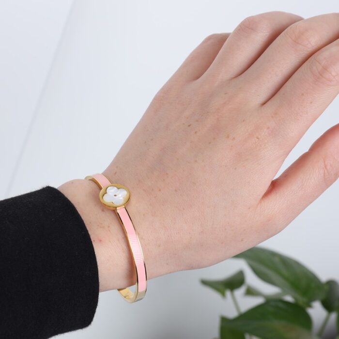 ⁦سوار ذهبي وزهري بتصميم وردة⁩ - الصورة ⁦8⁩