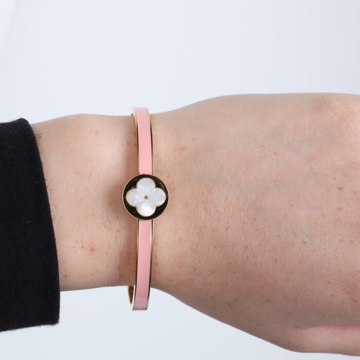 ⁦سوار ذهبي وزهري بتصميم وردة⁩ - الصورة ⁦9⁩