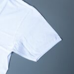 ⁦تيشيرت داخلي قطني قبة حرف V من داماس للرجال لون أبيض⁩ - الصورة ⁦3⁩