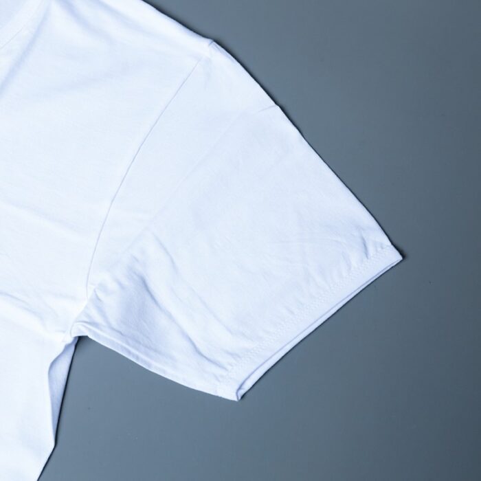 ⁦تيشيرت داخلي قطني قبة حرف V من داماس للرجال لون أبيض⁩ - الصورة ⁦3⁩