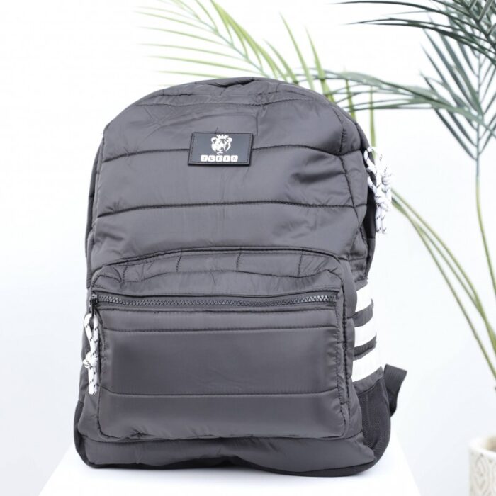 10336688_67dc599c75114 شنطة مدرسة 16 انش وجه نايلون للجنسين لون اسود - الصورة 1