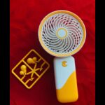 مروحة شخصية صغير تعمل بالشحن لون ابيض واصفر