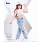 بنطال جينز بناتي لون أزرق فاتح