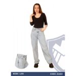 بنطال جينز للنساء بأرجل واسعة لون أزرق فاتح