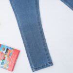 ⁦بنطال جينز ولادي سليم فيت لون أزرق⁩ - الصورة ⁦4⁩