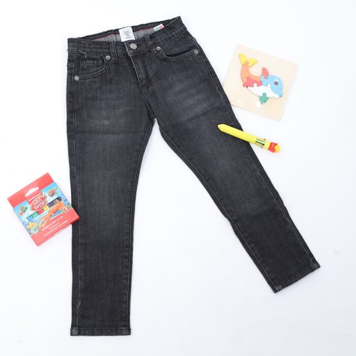 ⁦بنطال جينز سليم فيت ولادي لون أسود⁩ - الصورة ⁦4⁩