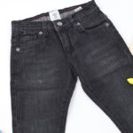 ⁦بنطال جينز سليم فيت ولادي لون أسود⁩ - الصورة ⁦6⁩