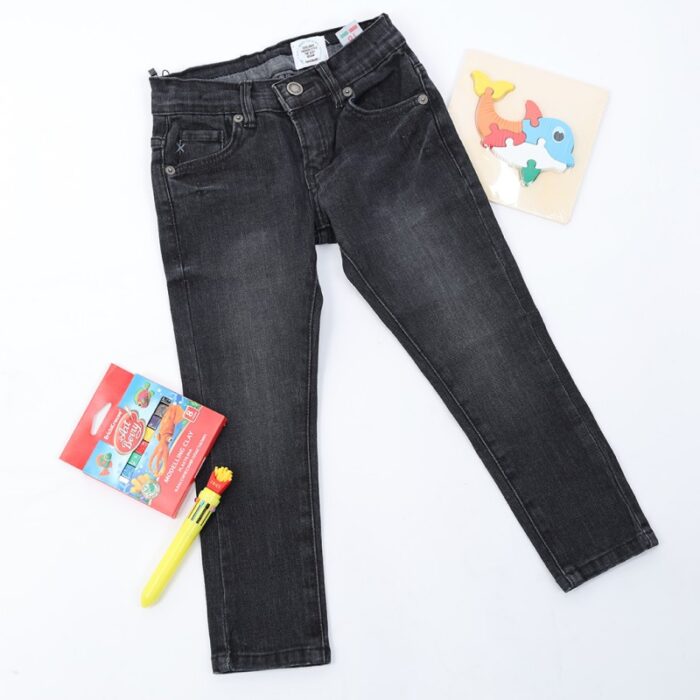 ⁦بنطال جينز سليم فيت ولادي لون أسود⁩ - الصورة ⁦2⁩