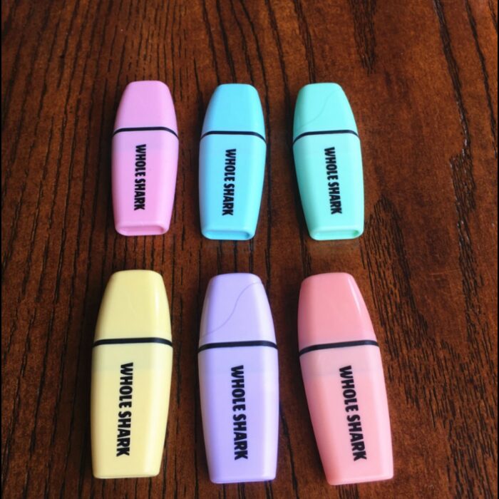 ⁦طقم أقلام فسفوري 6 الوان حجم ميني⁩ - الصورة ⁦2⁩