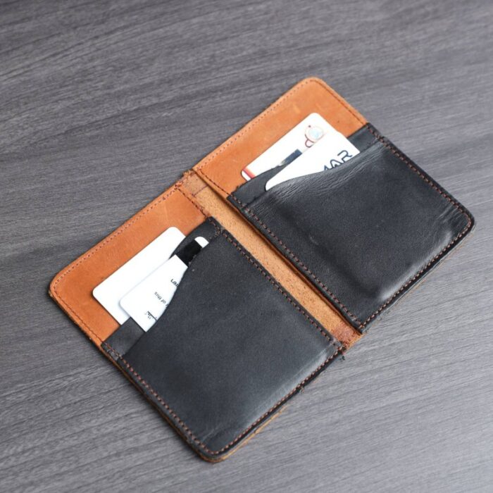 ⁦محفظة جلد شبابية من ايرون IRON للرجال لون كرميدي⁩ - الصورة ⁦3⁩