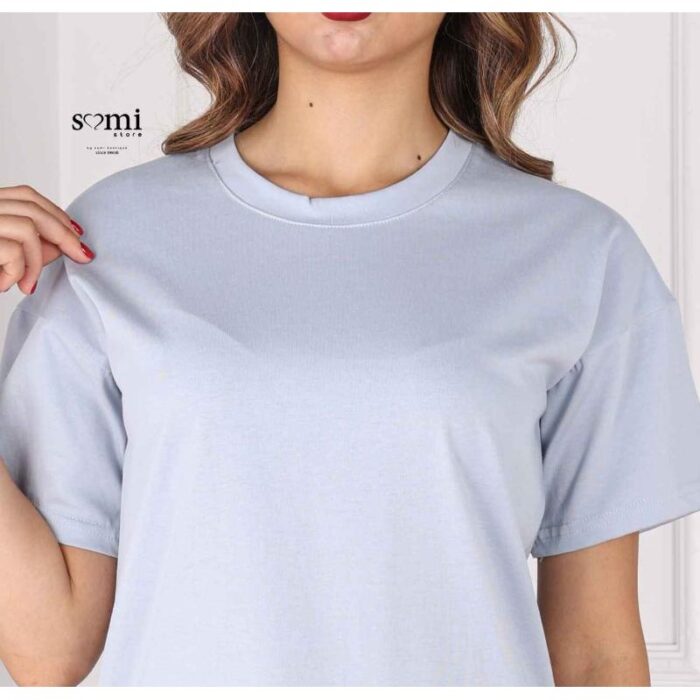 ⁦تيشيرت قطني بأكمام قصيرة وقبة دائرية من Sami Boutique للنساء لون ازرق بارد⁩ - الصورة ⁦2⁩