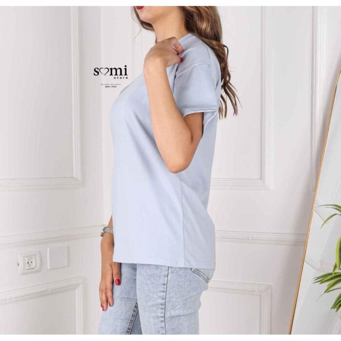 ⁦تيشيرت قطني بأكمام قصيرة وقبة دائرية من Sami Boutique للنساء لون ازرق بارد⁩ - الصورة ⁦3⁩