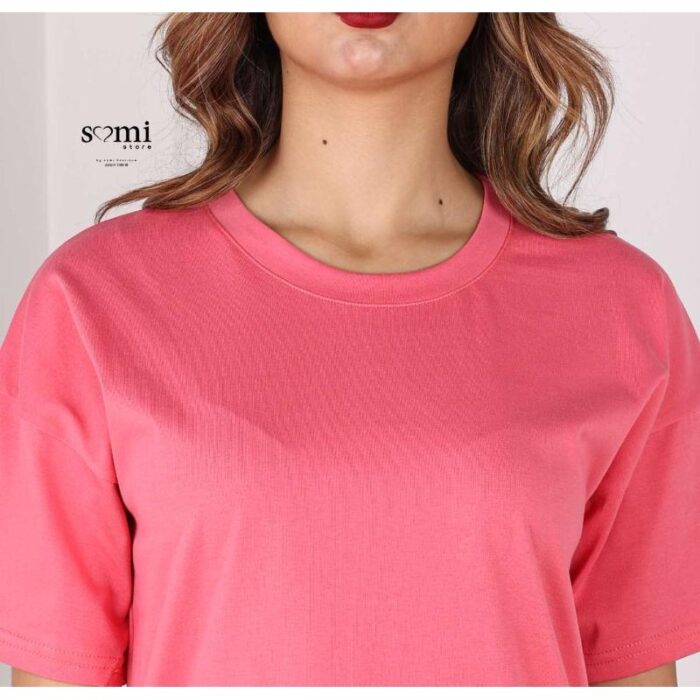 ⁦تيشيرت قطني بأكمام قصيرة وقبة دائرية من Sami Boutique للنساء لون زهري غامق⁩ - الصورة ⁦2⁩