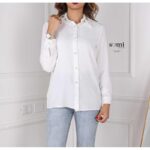 قميص بأكمام طويلة قبة زخرفة اشكال وأزرار فضي من Sami boutique للنساء لون أبيض