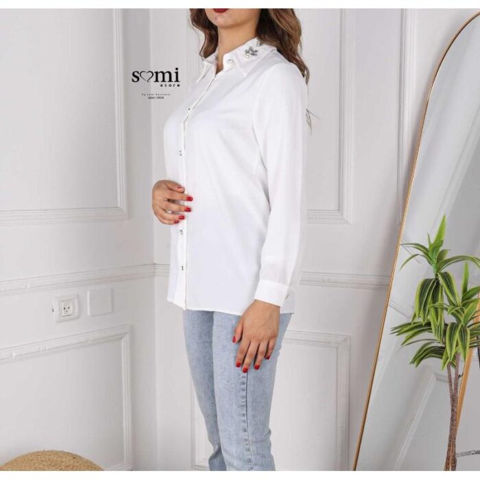 ⁦قميص بأكمام طويلة قبة زخرفة اشكال وأزرار فضي من Sami boutique للنساء لون أبيض⁩ - الصورة ⁦3⁩