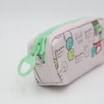 مقلمة لون زهري وأخضر