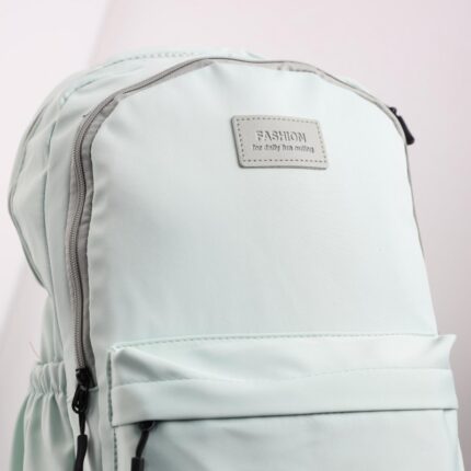 حقيبة مدرسية لون أخضر فاتح
