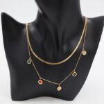 ⁦سلسال ذهبي بتصميم أحجار ملونة طبقتين⁩ - الصورة ⁦3⁩